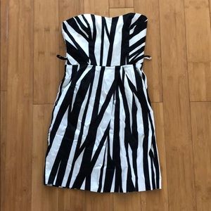 Strapless dress with pockets!